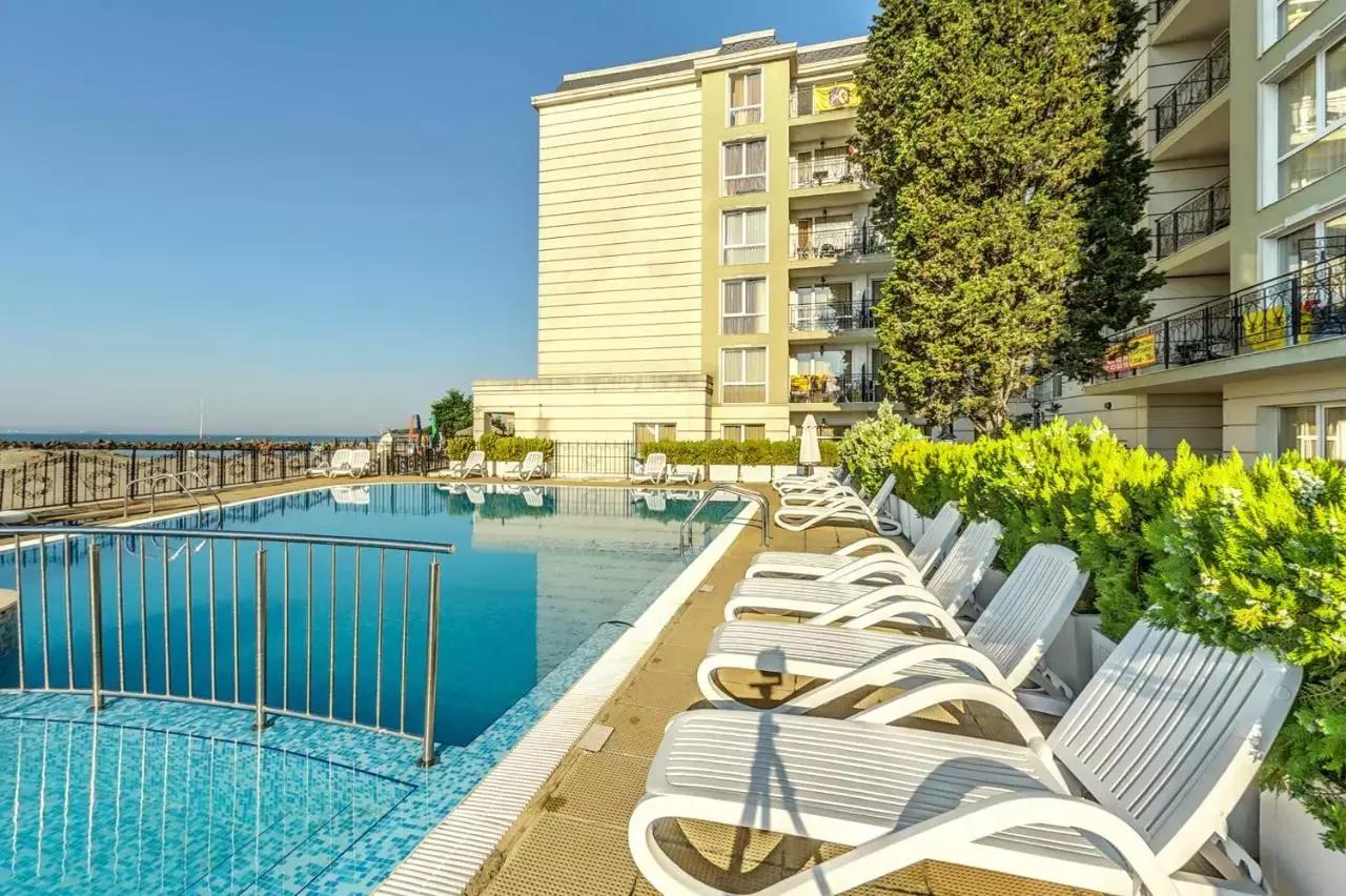 "Romance" sea view apartment Pomorie