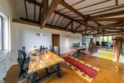 The Pine Levochevo - Guesthouse and Coworking space