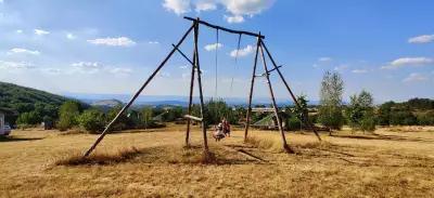 Къща за гости Звездобройна / Yablanitsa Balkan Huts