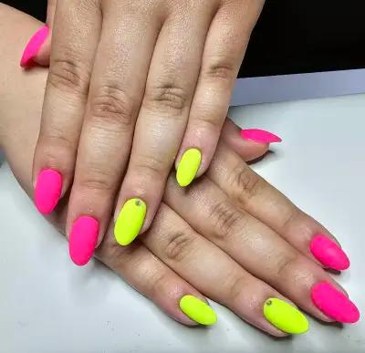 Салон за маникюр ''Adi Nails ART''