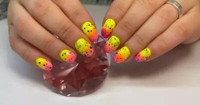 Студио за маникюр,педикюр и ЛАШЛИФТ Funny nails