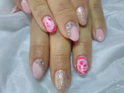 Студио" Divine Nails"-маникюр,педикюр,миглопластика