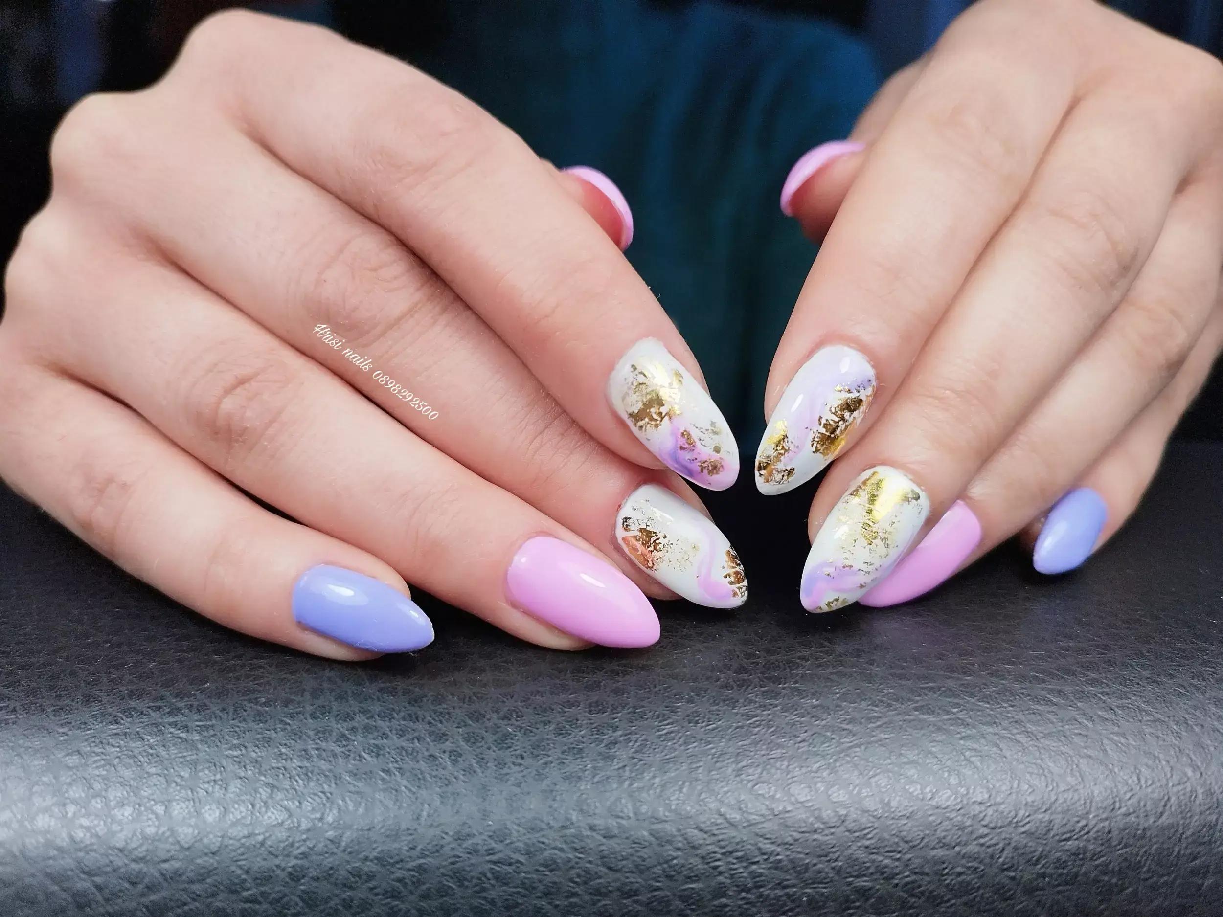 Студио за маникюр и педикюр "Hrisi Nails"