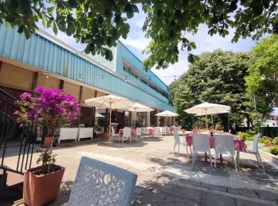 Amadina Garden Cafe