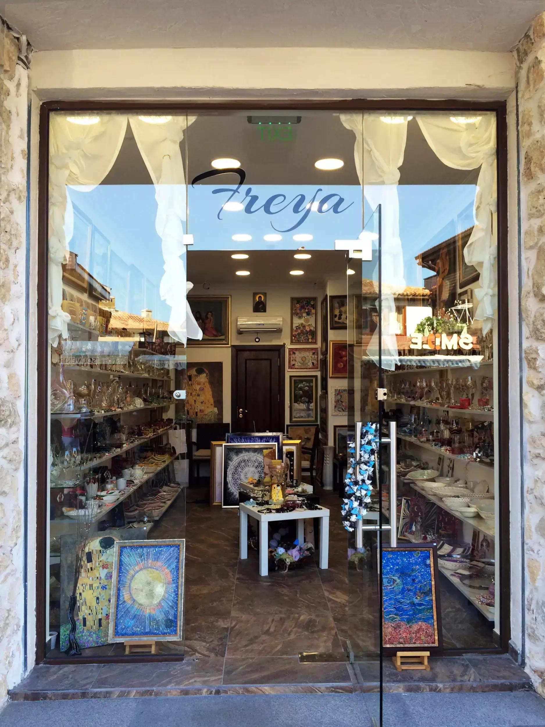 Freya gift shop & gallery