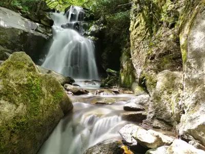 Водопад / Waterfall