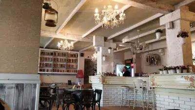 Кафе Библиотека / Bibliotheque Cafè