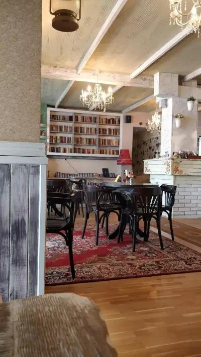 Кафе Библиотека / Bibliotheque Cafè