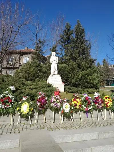 Паметник на Васил Левски