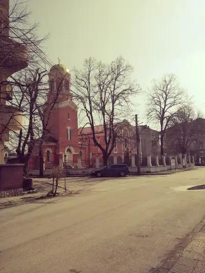 Православен храм "Св. св. Петър и Павел"