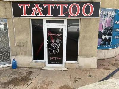 tattoo studio Killer Bees