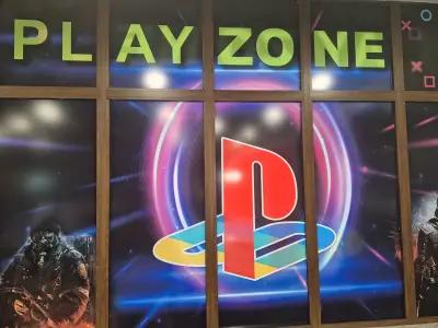 PLAY ZONE