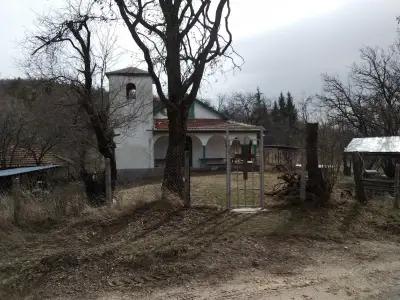 Църква св. Петър и Павел, Церецел