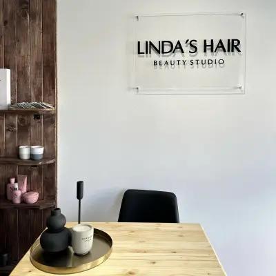 LINDA’S HAIR