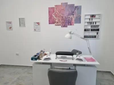 HH nails Salon