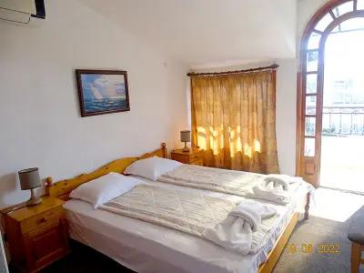 Guest House "Dom Lazarovi"