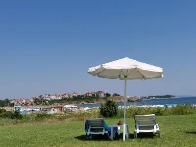 Toma's Residence - Front Beach