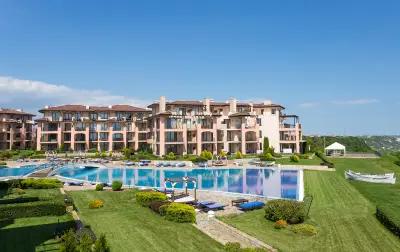 Sea View & infinity pool apartment in Kaliakria resort