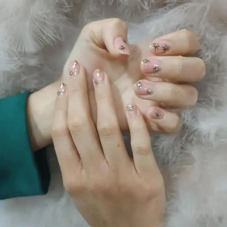 QUEEN NAILS Козметично студио