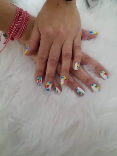 QUEEN NAILS Козметично студио