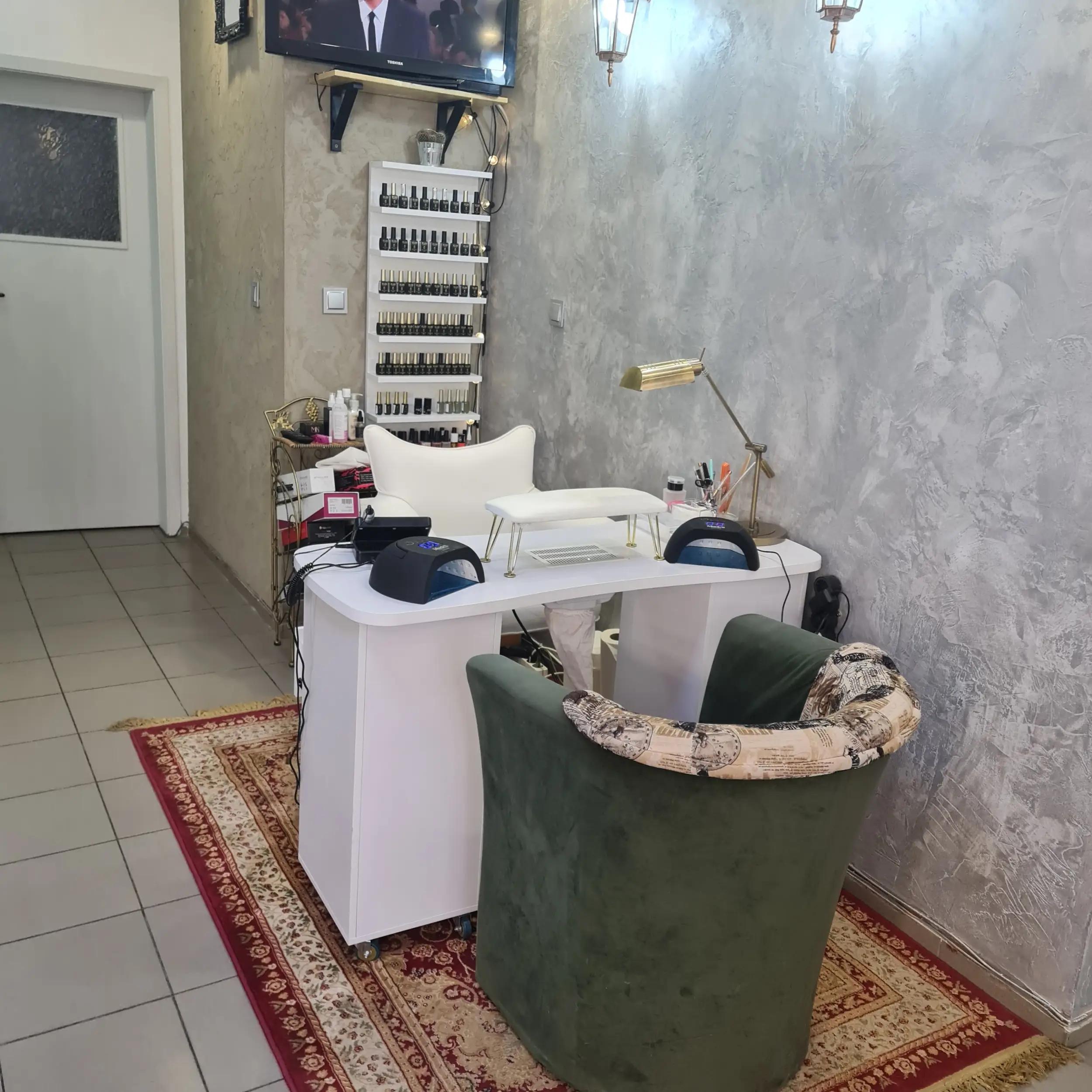 Салон за Маникюр , Педикюр и Масажи | Nail studio and Massage