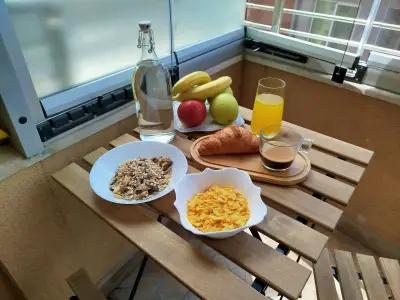 Happy Apartment & Free Breakfast - Mladost