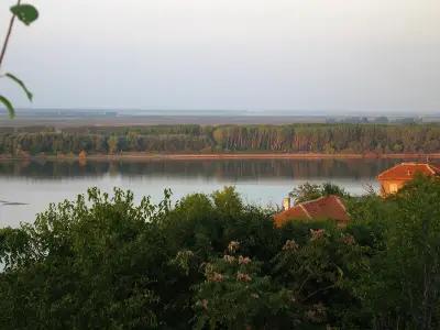 НУ Св. св. Кирил и Методий - Долни Дъбник