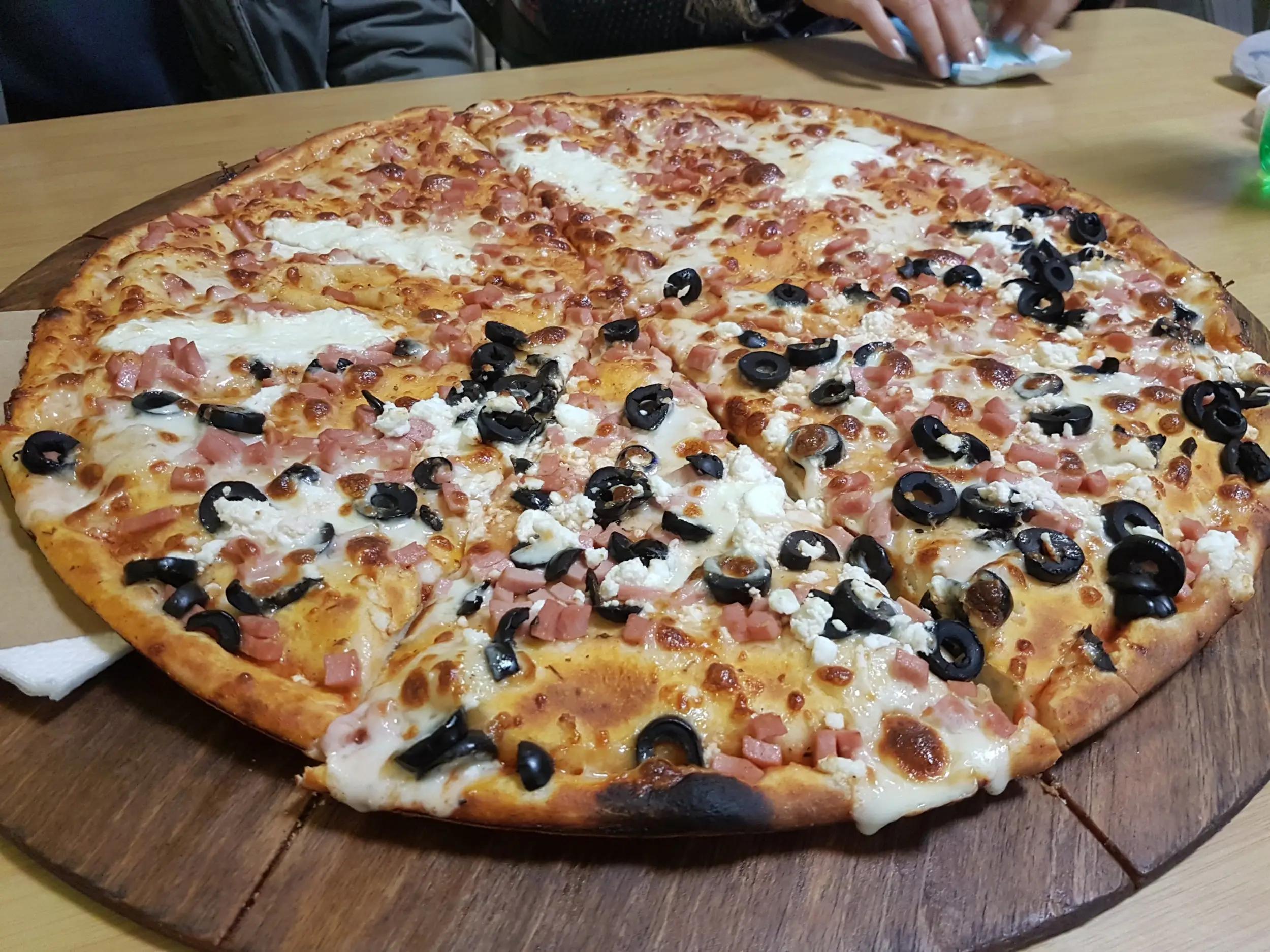 Pizzeria