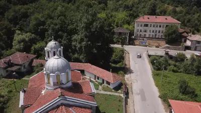 Храм „Свети Великомъченик Димитрий Солунски“