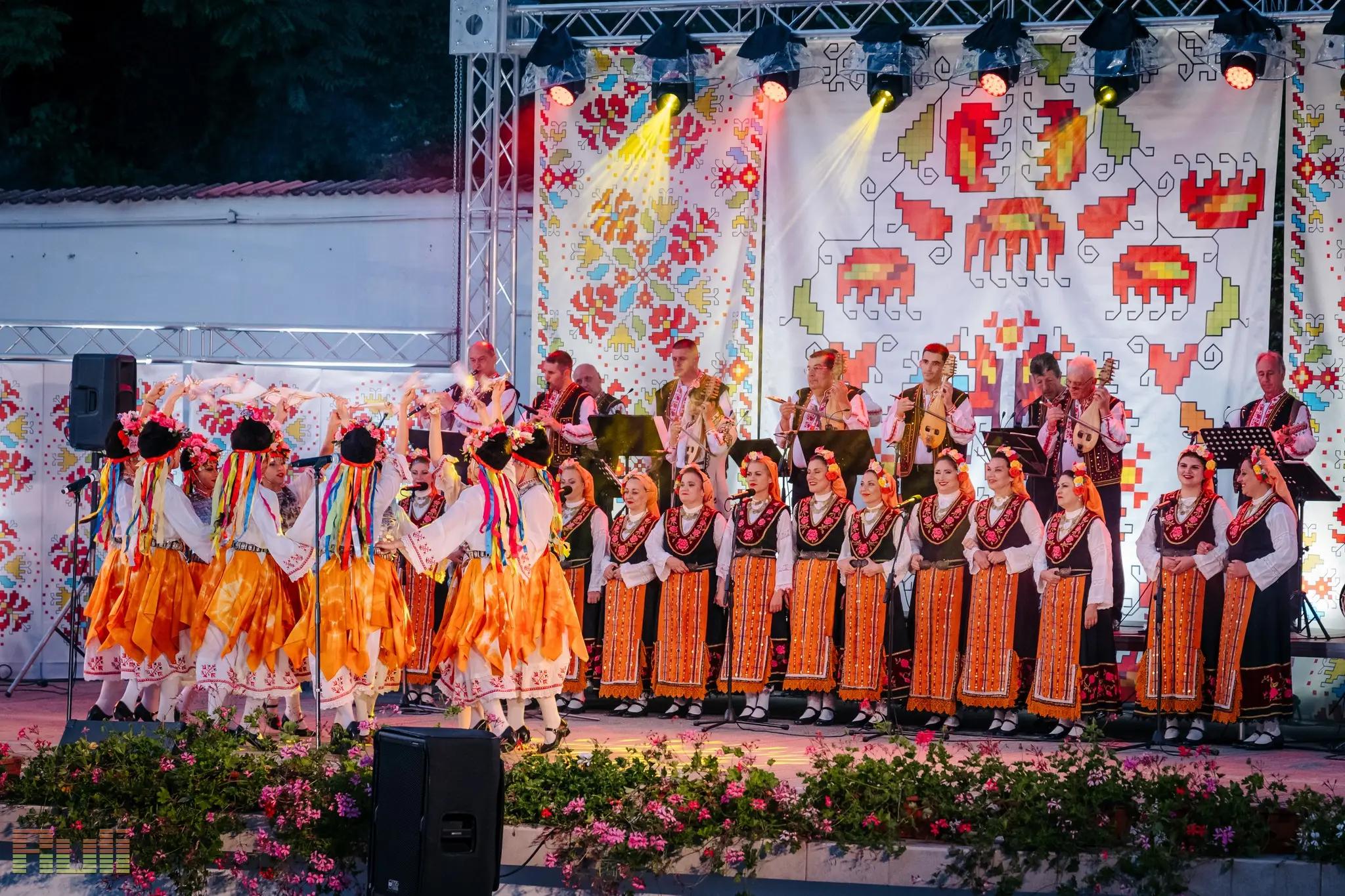 Северняшки ансамбъл за народни песни и танци “Иван Вълев” - Плевен