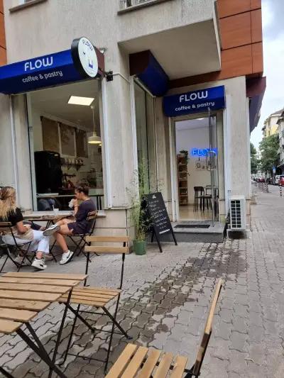 FLOW Coffee and Pastry