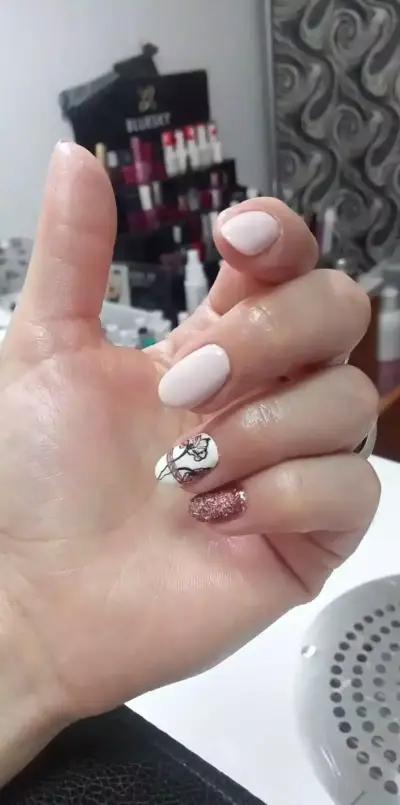 Beauty studio art nails Irena