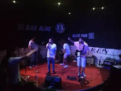 Bar Alive