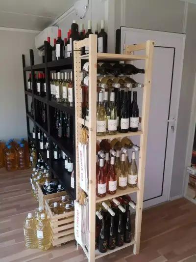 Via Vinera Wine Shop