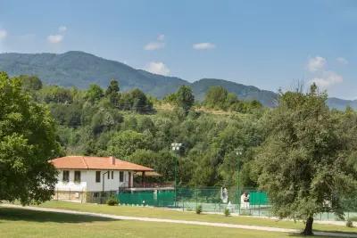 Тенис комплекс Синьото - Tennis Courts