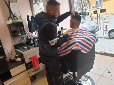 Бръснарски салон M-star Barbershop and Massages.