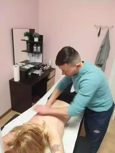 Бръснарски салон M-star Barbershop and Massages.