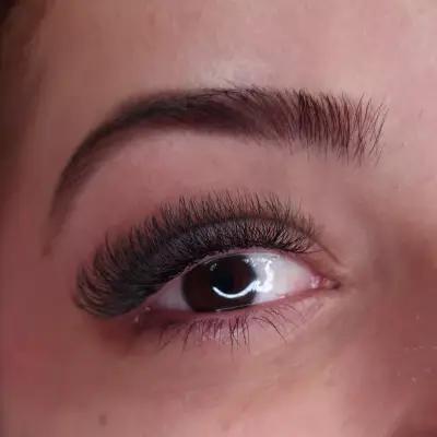 Beauty by Dari - lashes, brows and face