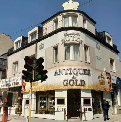 ANTIQUES & GOLD Boutique Guesthouse