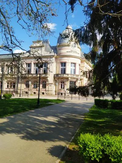 Застрахователен офис на Алианц България