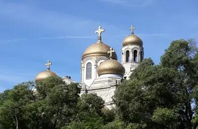 Православен Катедрален храм „Успение Богородично“