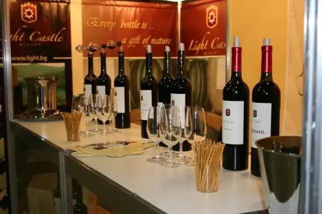 Light Castle Wine Store - Showroom