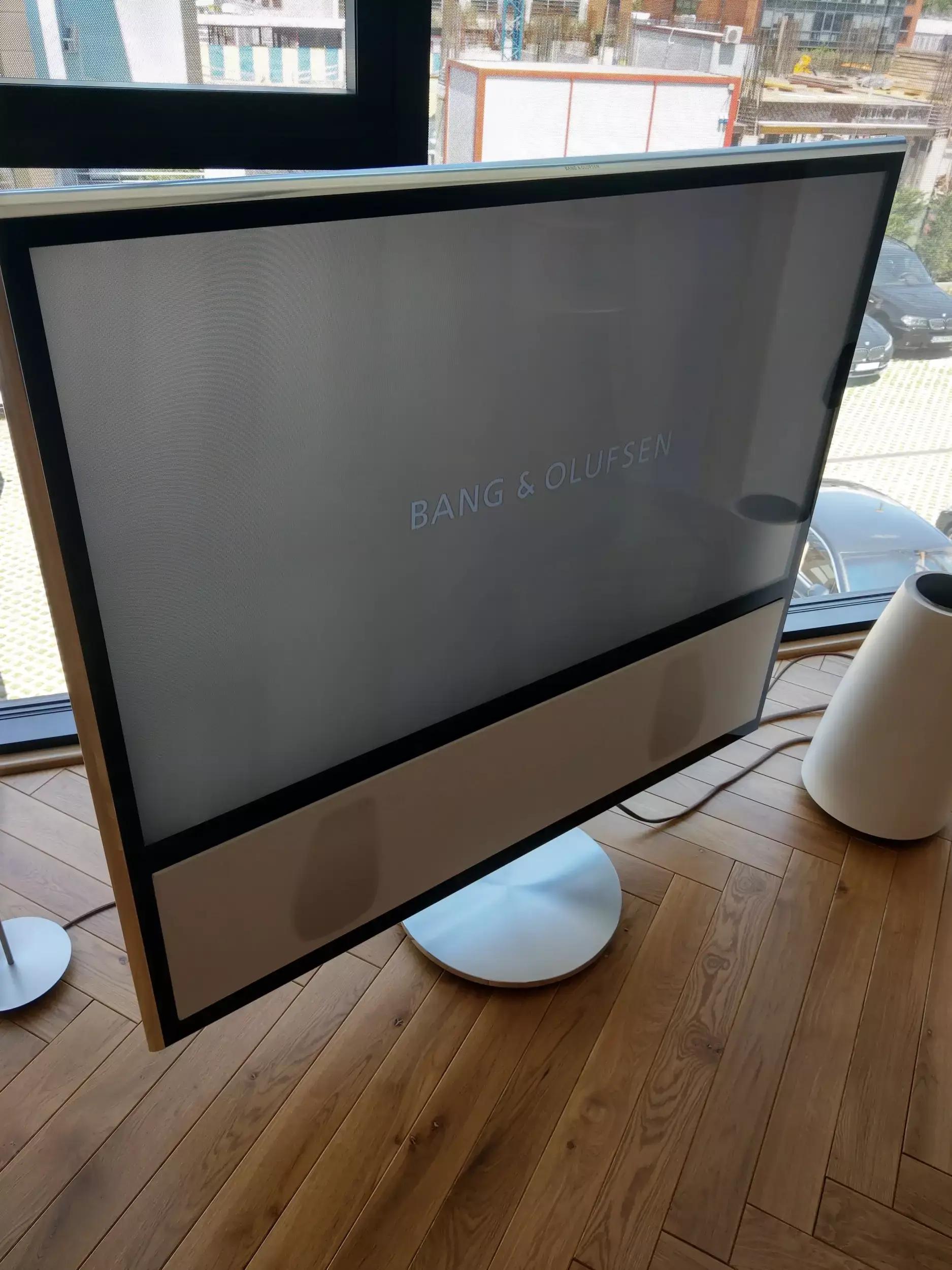 Bang & Olufsen