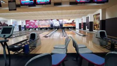 Mega Xtreme Bowling