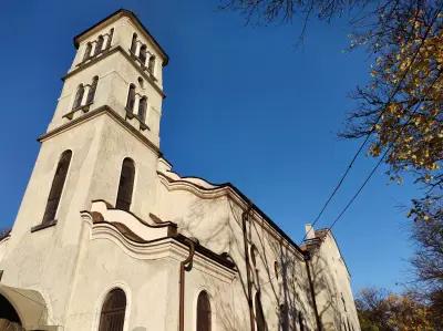 Храм „Свети свети апостоли Петър и Павел“