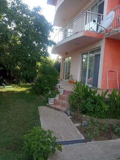 House Rezvaya with rooms for rent