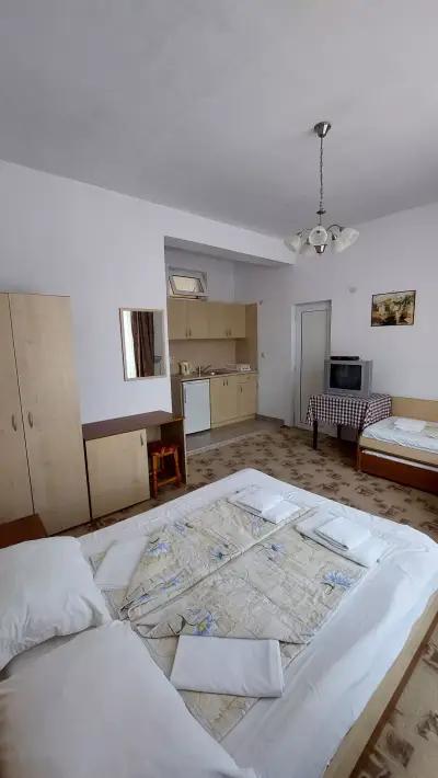 Къща за гости В.ВЪЛКОВ / Guest house V.VALKOV