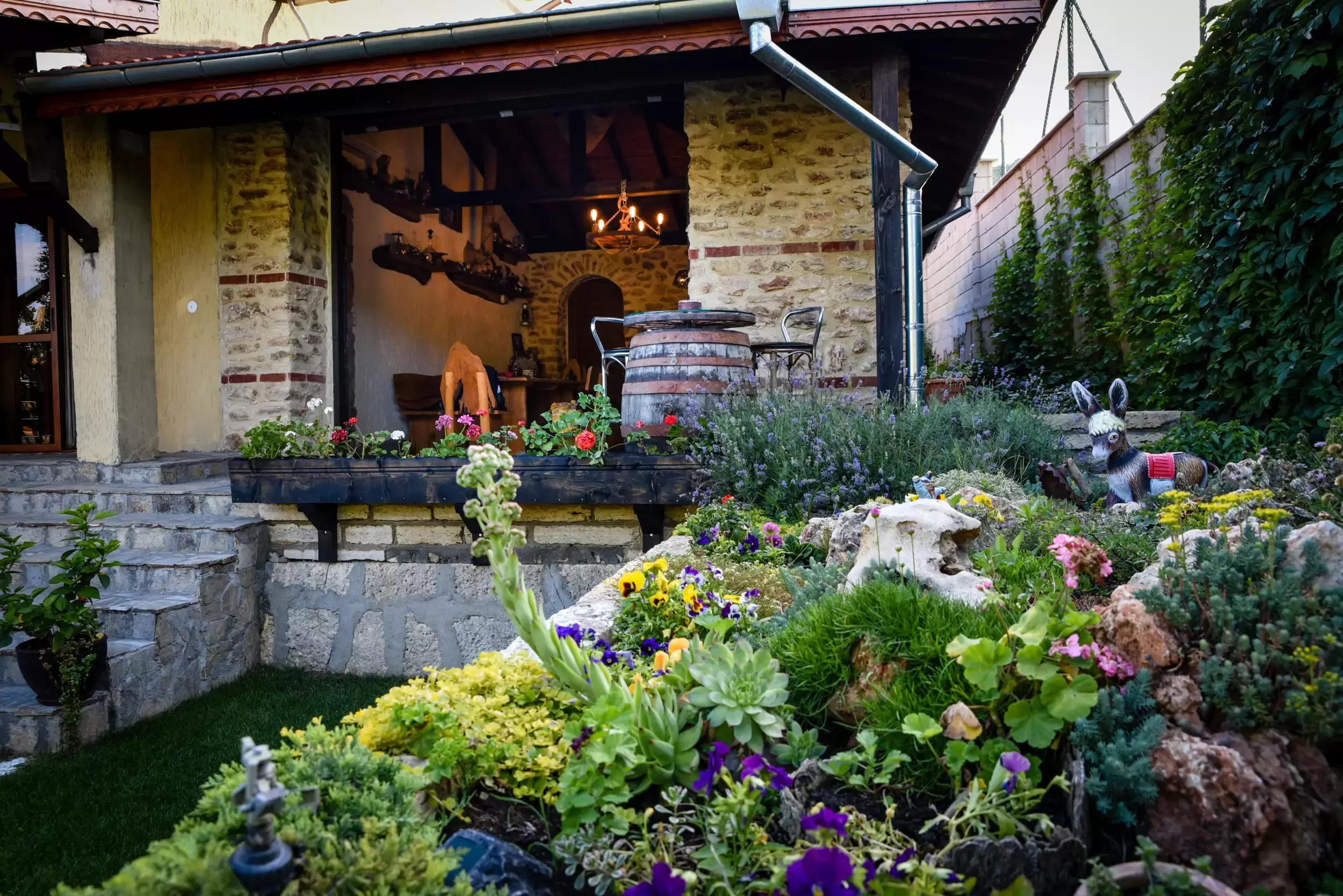 Villa Komitata-Pool and Jacuzzi