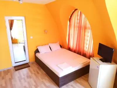 Стаи "Нира" Слънчев бряг (Guest rooms Nira Sunny beach)