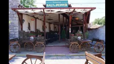 Restaurant Salt & Pepper